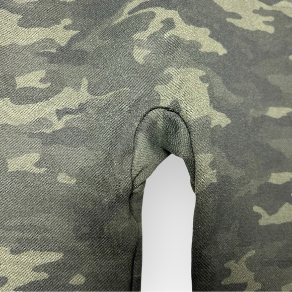 SPANX Look At Me Now Green Camo Seamless Leggings L - Picture 7 of 8